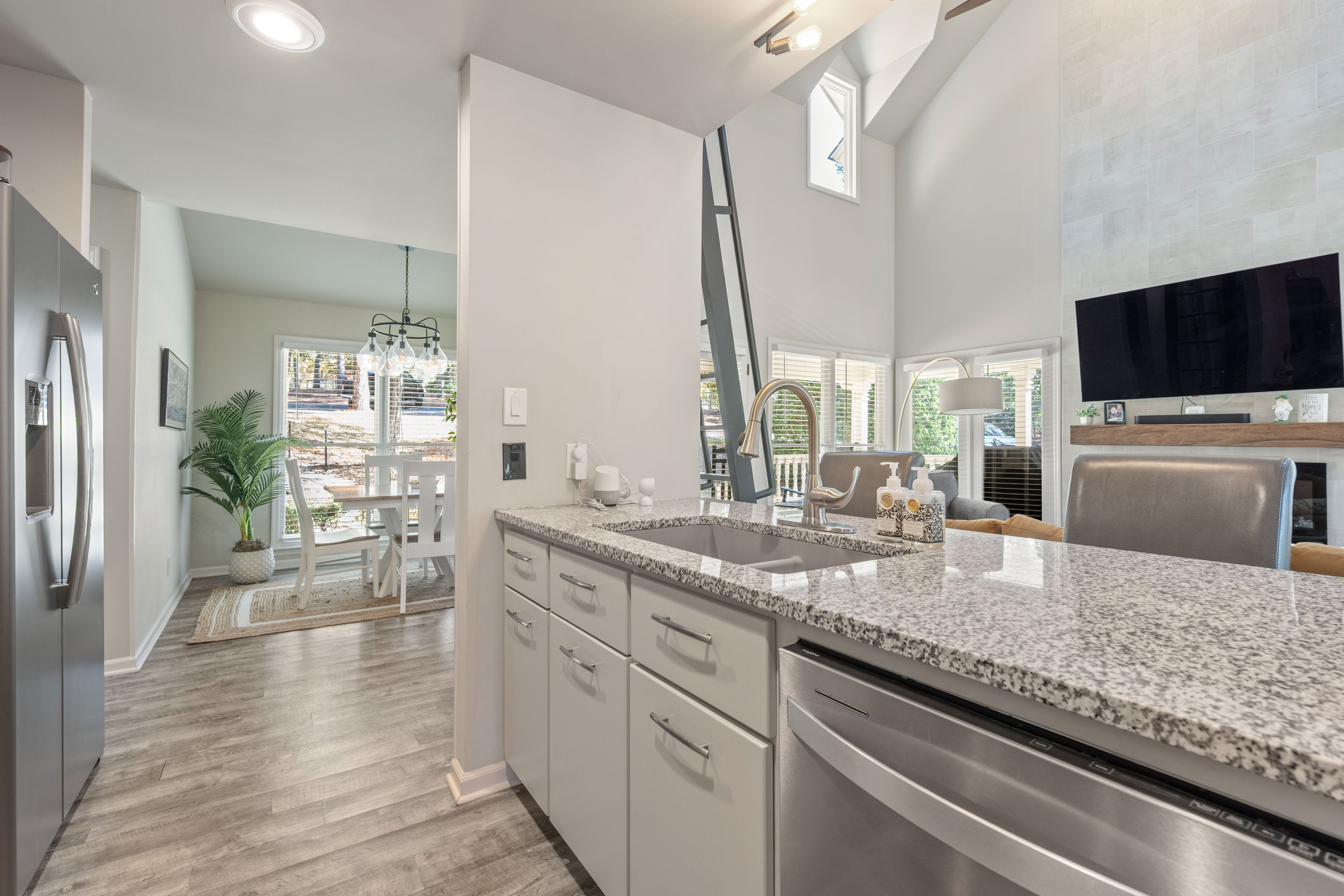 1033 Clubhouse Lane image 16